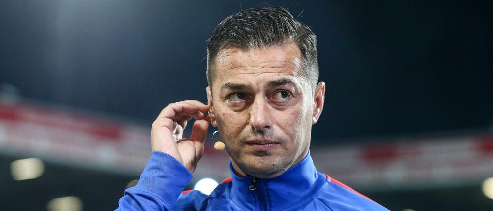 Er muss liefern. Herthas Trainer Ante Covic steht in Augsburg unter Druck.
