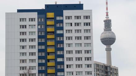 Wohnungen in der Berliner Innenstadt sind längst nicht mehr für alle erschwinglich. Enteignungen und der Mietendeckel sollen für Abhilfe sorgen.