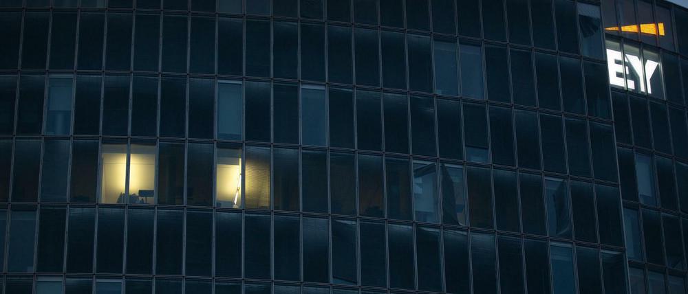 EY schickte in Düsseldorf am Donnerstag vergangener Woche rund 1500 Mitarbeiter nach Hause.