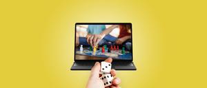 Viele Spiele lassen sich auch online spielen - und selbst auf Brettspiele müssen Sie nicht verzichten.