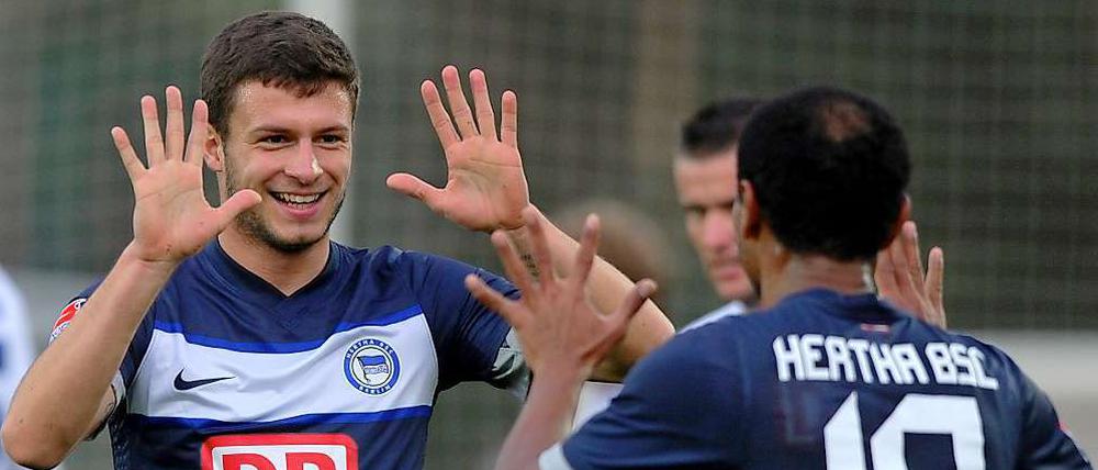 Hand drauf. Marco Djuricin bejubelt sein Tor mit Raffael.