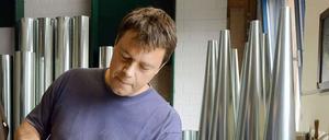 Brandenburger Handwerkskünste. Das Familienunternehmen steckt in der Krise, weil eine Orgel für Russland ist nicht bezahlt ist; eine Orgel in der Ukraine kann wegen der angespannten Lage nicht aufgebaut werden.
