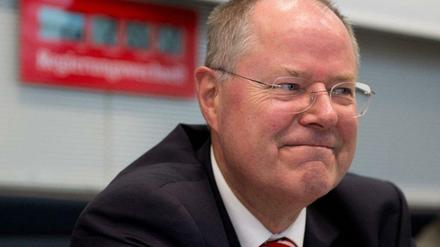 Hilf, Himmel! Peer Steinbrück würde zu gern ein zweites TV-Duell bestreiten. Nur wird es das nicht geben. 