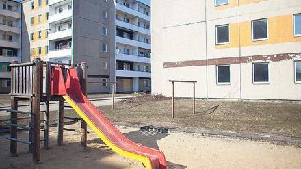 Keiner da: Nicht nur in dieser Plattenbausiedlung in Frankfurt an der Oder, sondern auch in vielen anderen Gemeinden Ostdeutschlands kehren die Bewohner ihrer Stadt den Rücken. Dem Osten droht ein gewaltiger Leerstand. 