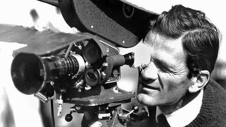 Neue Medienberichte nähren Gerüchte um Mordkomplott. Pier Paolo Pasolini, italienischer Regisseur, wurde am 2. November 1975 ermordet.