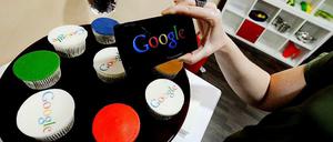 Auch die anderen wollen ein Stück vom Kuchen: Minister Gabriel befürchtet, dass Google das nicht zulässt.
