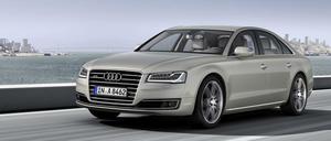 Eleganz: Das Design des A8 wurde stilvoll ans Jahr 2014 angepasst - auch mit dem Single-Frame-Kühlergrill.