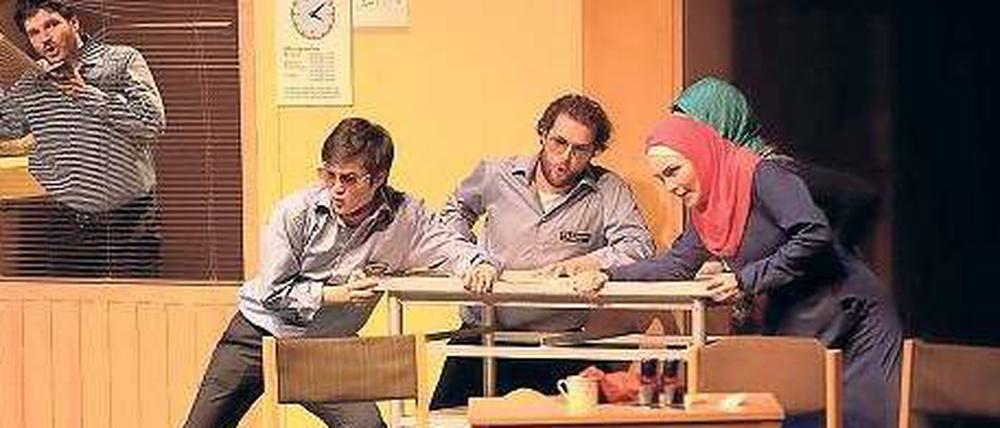 Bloß keine Berührungsauftritte. Szene aus einer „Così fan tutte“-Aufführung.