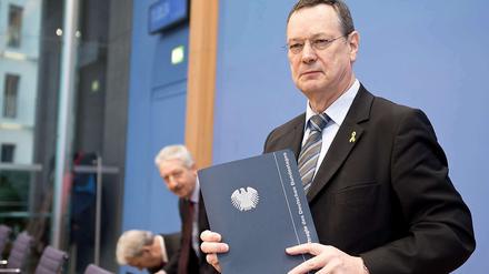 Hellmut Königshaus hat seine Verpflichtung wörtlicher genommen, als es seinen jeweiligen Verteidigungsministern lieb war.