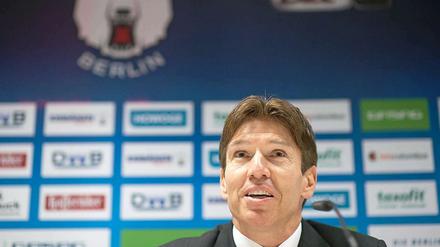 Uwe Krupp erinnert sich noch an sein erstes Mal im Eisbären-Trikot.