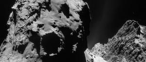 Ferne Eiswelt. Ungeahnt schroff ist der Komet „Tschuri“, den die Sonde „Rosetta“ zurzeit erkundet. Vorläufiger Höhepunkt der Mission ist die Landung des Roboters „Philae“ auf dem Eisblock. Die exakte Position des Landers ist nach wie vor unbekannt. 