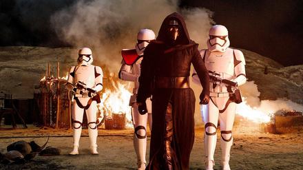 Eine Szene aus "Star Wars: Episode VII - Das Erwachen der Macht" - das Bild verrät noch nicht zu viel. 