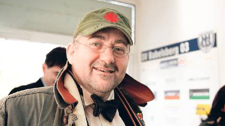 Fußballfan. Rainer Speer (SPD) ist seit November 2009 Innenminister des Landes Brandenburg, zuvor war er von 2004 bis 2009 Finanzminister. Der 51-Jährige ist verheiratet, hat zwei Kinder, lebt in Potsdam – und ist Präsident von Babelsberg 03. 
