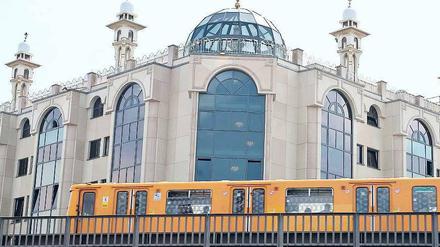 Angst vor der Normalität? Die neu erbaute Omar-Ibn-Al-Khattar Moschee in Berlin-Kreuzberg. 