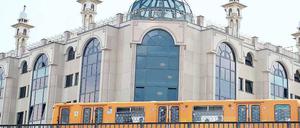 Angst vor der Normalität? Die neu erbaute Omar-Ibn-Al-Khattar Moschee in Berlin-Kreuzberg. 