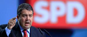 Kämpferisch. Der SPD-Vorsitzende Sigmar Gabriel spricht auf dem Parteitag der SPD in Berlin