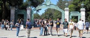Braucht die Dissertation ein diskursanalytisches Kapitel? Die Berliner Betreuerin meint ja, der Betreuer in Berkeley (im Bild der Campus) nein.