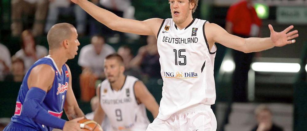 Jan-Hendrik Jagla (r.) möchte gerne die Vorrunde bei der WM überstehen.