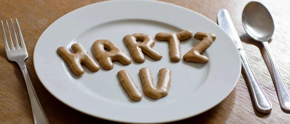 Gegen den Strom: Eine Mehrheit der Deutschen lehnt jede Erhöhung der Hartz-IV-Regelsätze ab. 
