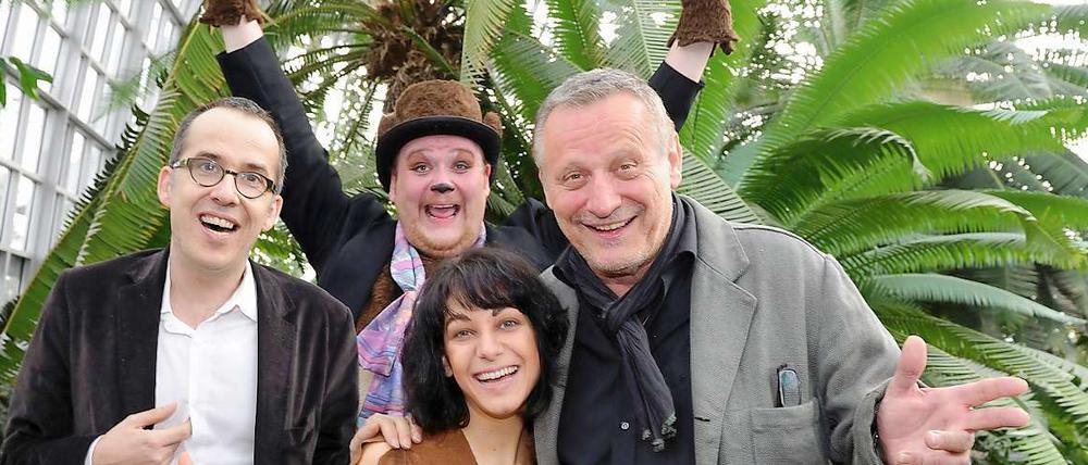 Dschungelcrew: Berg (li.) und Wecker (re.) mit "Mowgli" und dem Bären "Balou.