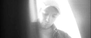 Dieser Mann wird polizeilich gesucht. Er soll mehrere Personen über Ebay abgezockt haben.