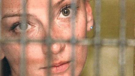 Sechzig Jahre Gefängnis lautet das Urteil gegen Florence Cassez – hier nach ihrer Verhaftung im Dezember 2005. Die 36-jährige Französin kämpft seit sechs Jahren in Mexiko gegen den Vorwurf, sie sei an Entführungen beteiligt gewesen.