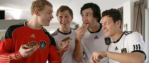 Die haben's drauf: Manuel Neuer, Benedikt Höwedes, Mats Hummels und Mesut Özil (von links nach rechts) haben Werbung für Nutella gemacht.