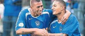 Bevor sich ihre Wege trennten. Jerome (links) und Kevin-Prince Boateng im Trikot von Hertha BSC. Foto: Davids