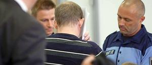 Lebenslang für Peter-Thue R.. Das Gericht sah es als erwiesen an, dass der Däne den Mord an seinen beiden Töchtern geplant hatte.