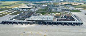 Eigentlich sollte hier schon längst geflogen werden: Der Flughafen BER in Schönefeld.