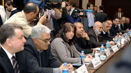 Vertreter der syrischen Opposition bei ihrem Treffen am Montag in Istanbul.