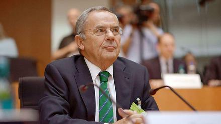 Der frühere Bundeswehr-Generalinspekteur Wolfgang Schneiderhan hat eingeräumt, dass Probleme bei der Beschaffung der Aufklärungsdrohne „Euro Hawk“ schon früh absehbar waren.