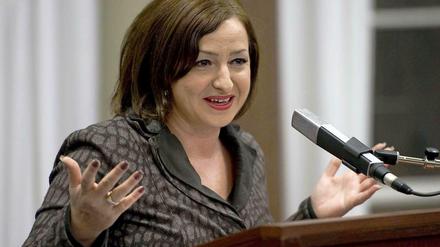 Senatorin Dilek Kolat will prüfen, wie gerecht die Gehälter in ihrer Behörde sind. 