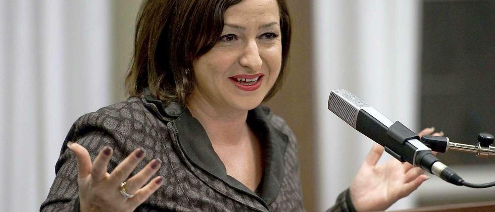 Senatorin Dilek Kolat will prüfen, wie gerecht die Gehälter in ihrer Behörde sind.