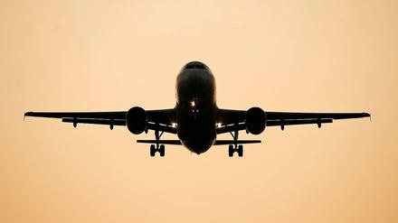 Der Streit um die umstrittenen Flugrouten des Hauptstadt-Airports in Schönefeld geht in eine neue Runde.
