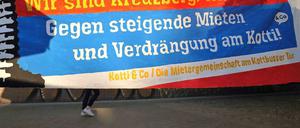 Die Angst vor Verdrängung ist nicht nur am Kottbusser Tor ein Thema. Sozialverbände fürchten auch, dass gerade Bezieher von Hartz IV Wohnungen nicht mehr bezahlen können. 