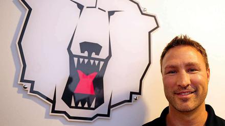 Der neue Trainer Jeff Tomlinson konnte bis auf Constantin Braun den vollzähligen Profikader auf dem Eis begrüßen.