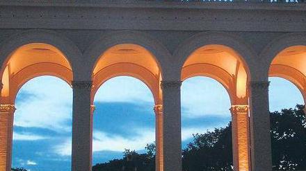 Ein Platz für Musen. Das Belvedere auf dem Pfingstberg in Potsdam ist nicht länger nur ein Ort des Schauens, sondern auch einer des Hörens. Die instand gesetzte Wasserbühne macht es möglich. 