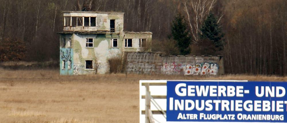 Beim Verkauf des alten Militärflughafens der Roten Armee in Oranienburg wurde offenbar nicht der beste Preis bezahlt. 