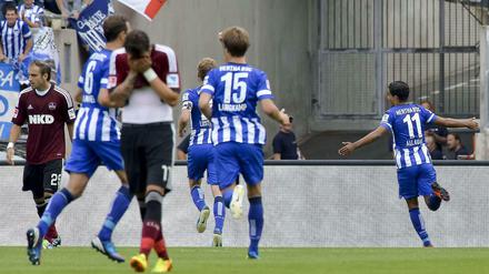 Sami Allagui (r.) bejubelt sein kurioses Tor zum 1:1.