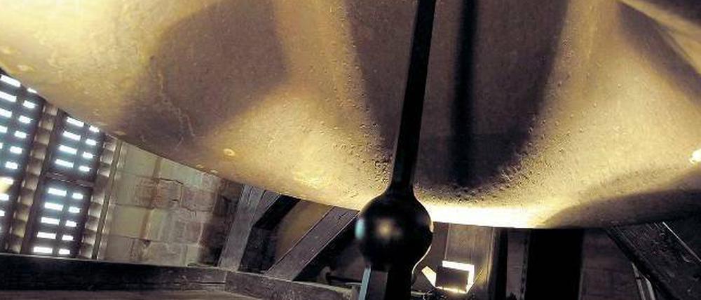 Langer Klang. Die „Gloriosa“ im Erfurter Dom hat nach einer Reparatur im Jahr 2004 wieder einen Nachhall von sechs Minuten. Sie ist 2,5 Meter hoch und wiegt 11,4 Tonnen. 