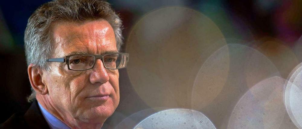 Finanzen, Justiz, Inneres: Thomas de Maizière hat schon einige Ministerämter auf Landes- und Bundesebene innegehabt. Zuletzt geriet er wegen der Drohnen-Affäre schwer unter Druck; seine Weiterbeschäftigung als Verteidigungsminister gilt aber als sicher.