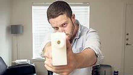Am Drücker. Der US-Amerikaner Cody Wilson druckte dieses Jahr erstmals eine funktionsfähige Waffe in einem 3-D-Drucker.