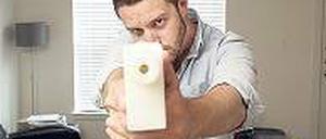 Am Drücker. Der US-Amerikaner Cody Wilson druckte dieses Jahr erstmals eine funktionsfähige Waffe in einem 3-D-Drucker. 
