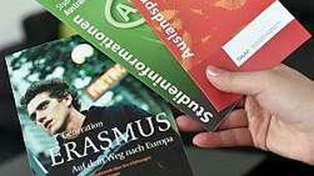Erasmus fördert Studienaufenthalte oder Praktika im Ausland.