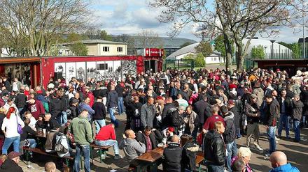 Der BFC ist wieder da - und 2500 Fans im Sportforum auch.
