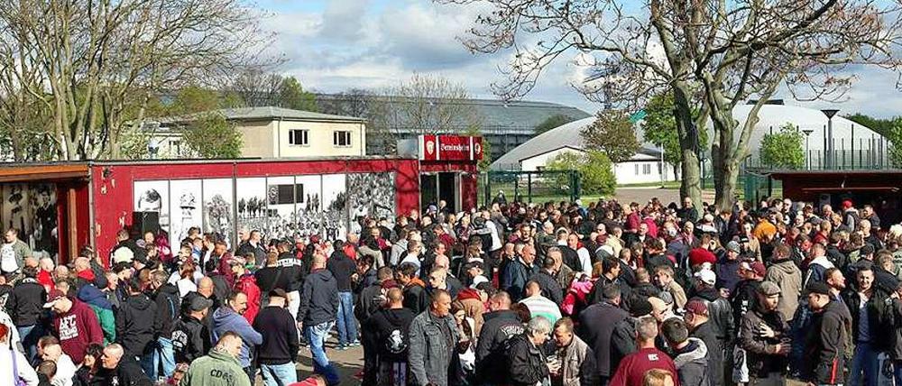 Der BFC ist wieder da - und 2500 Fans im Sportforum auch.