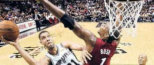 Der stille Meister. Tim Duncan (links) ist einer der Stars der San Antonio Spurs, die am Mittwoch in Berlin ein Testspiel gegen Alba Berlin bestreiten.