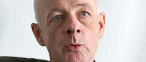 Friedrich Wilhelm Küppersbusch (53) ist Journalist und Fernsehproduzent. Bekannt wurde er mit der WDR-Politiksendung ZAK. Heute strahlen Nordwestradio und Radio Eins Kolumnen von ihm aus. Küppersbusch produziert mit seiner probono Fernsehproduktion GmbH Sendungen, zum Beispiel bis 2006 „Maischberger“. 