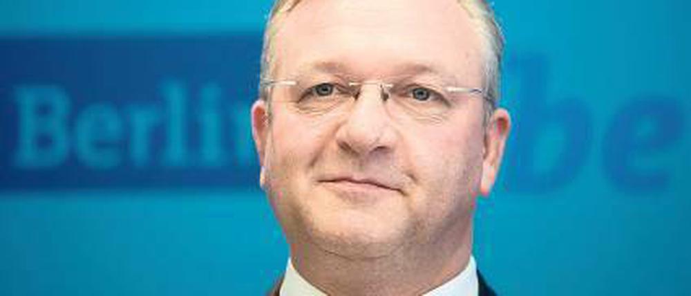 CDU-Parteichef Frank Henkel drängt auf einen Maßnahmenplan.